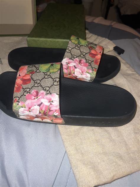 size 8 gucci slides